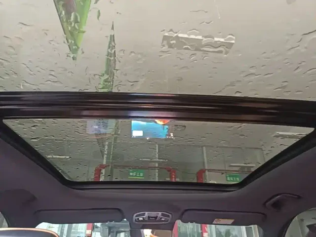 Geely Galaxy Starship 7 EM-i — Фото автомобиля 17