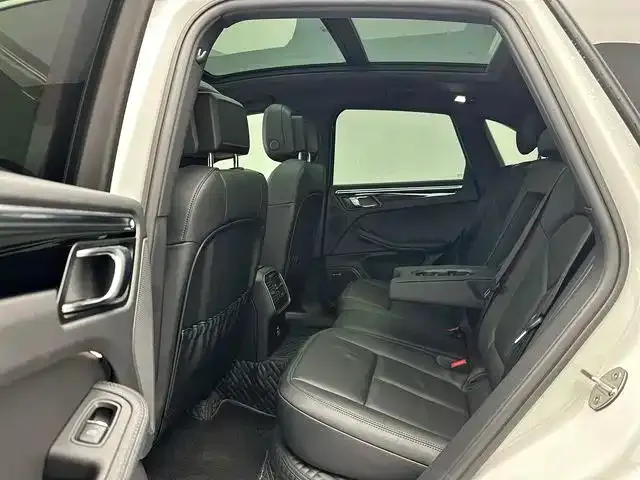 Porsche Macan — Фото автомобиля 13