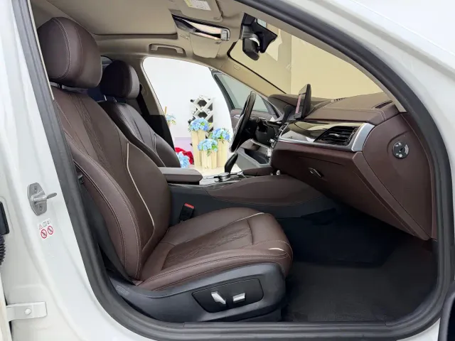 BMW 5 Series — Фото автомобиля 6