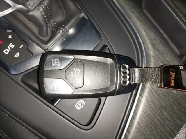 Audi A4L — Фото автомобиля 16