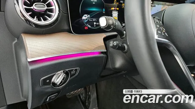 Mercedes-Benz E-Class — Фото автомобиля 15