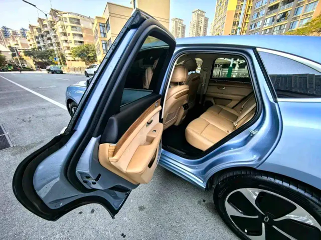 Aito M5 — Фото автомобиля 5