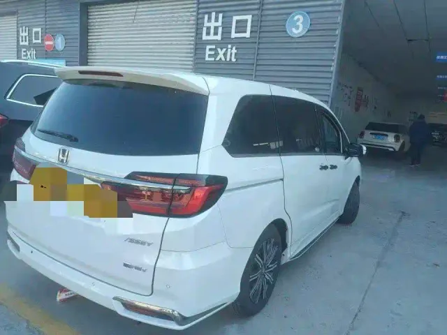 Honda Odyssey — Фото автомобиля 8