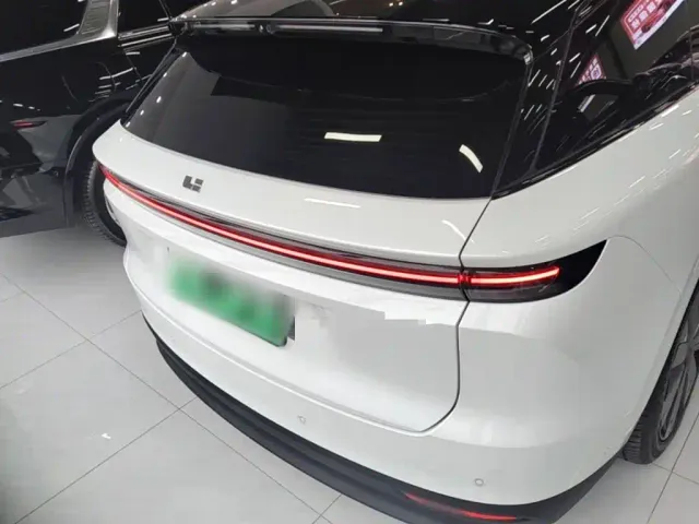 Li Auto i6 — Фото автомобиля 5