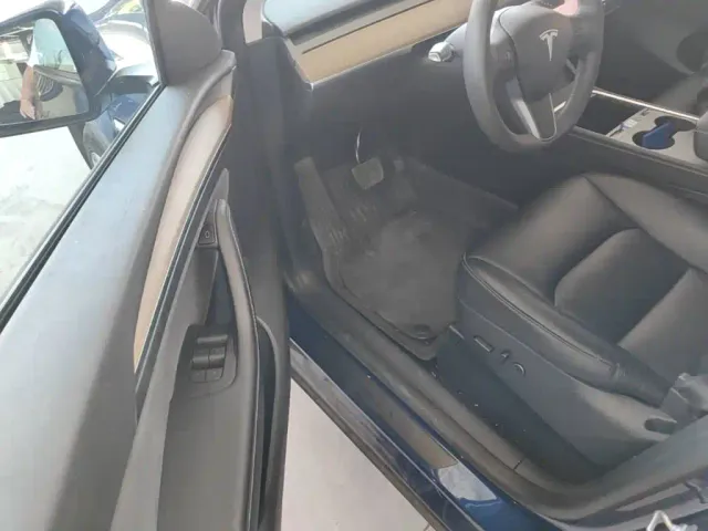 Tesla Model Y — Фото автомобиля 15