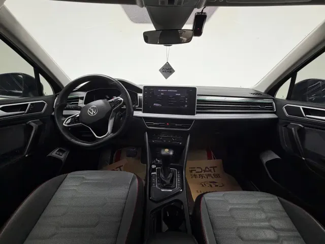 Volkswagen Tiguan L PHEV — Фото автомобиля 11