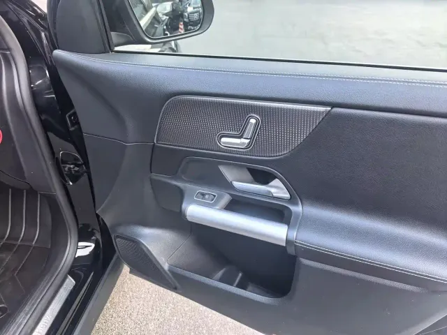 Mercedes-Benz EQA — Фото автомобиля 11