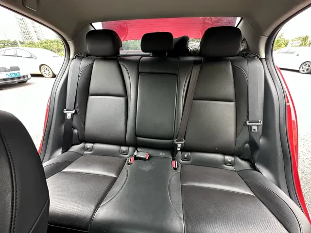 Mazda Axela — Фото автомобиля 26