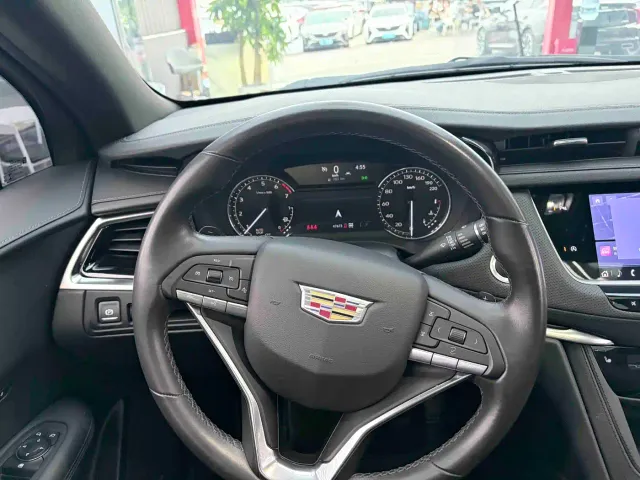 Cadillac XT6 — Фото автомобиля 10