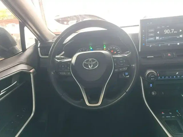 Toyota Wildlander — Фото автомобиля 10