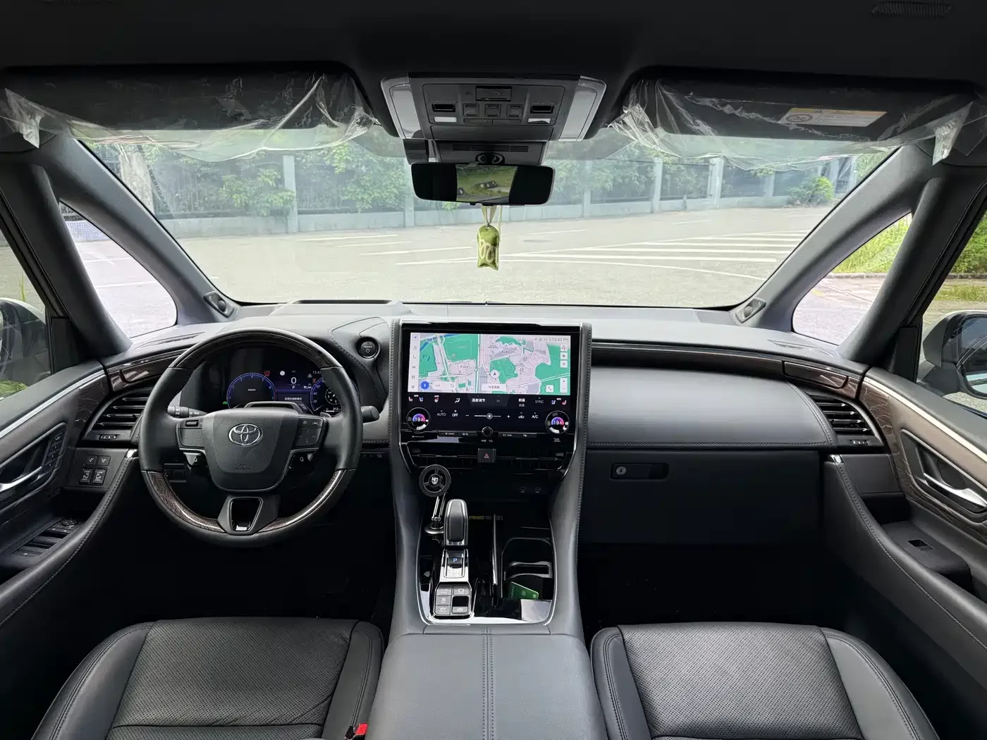 Toyota Alphard 2024 Hybrid 2.5L Prestige Edition — Фото автомобиля 11