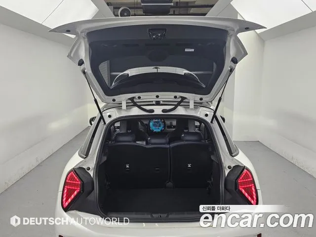 MINI Cooper Generation 4 — Фото автомобиля 19