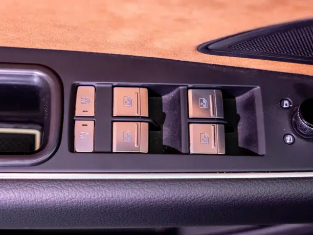 Audi A8 — Фото автомобиля 16
