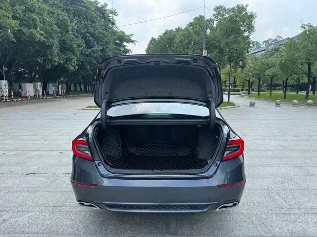 Honda Accord — Фото автомобиля 17