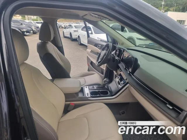 Kia Carnival Generation 4 — Фото автомобиля 11