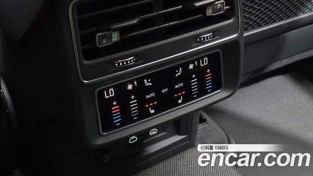 Audi Q8 55 TFSI quattro Premium — Фото автомобиля 27