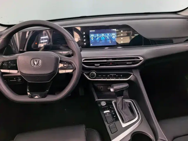 Changan Eado — Фото автомобиля 12