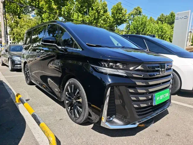 Toyota Vellfire — Фото автомобиля 3