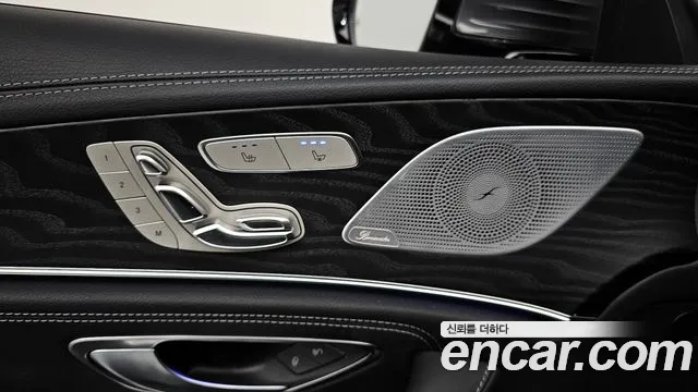 Mercedes-Benz CLS-Class — Фото автомобиля 16