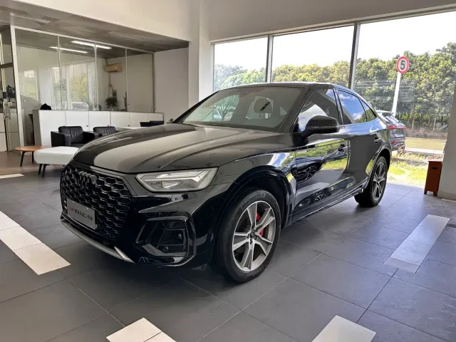 Фотография автомобиля — Audi Q5L Sportback