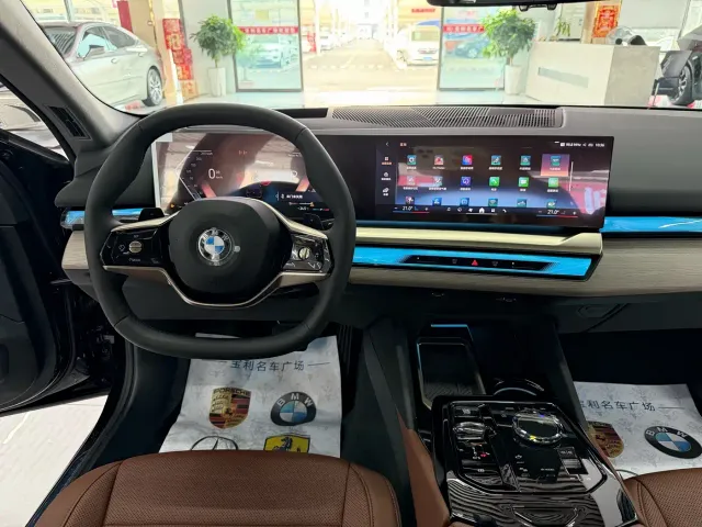BMW 5 Series — Фото автомобиля 13