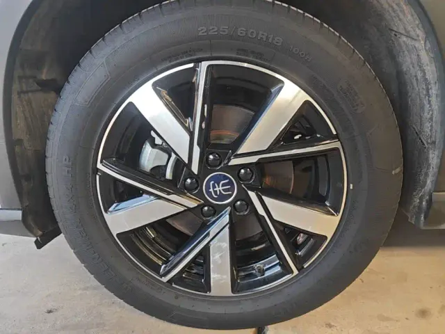 BYD Song Pro — Фото автомобиля 22