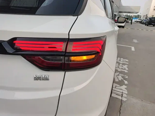 Geely Binyue — Фото автомобиля 23