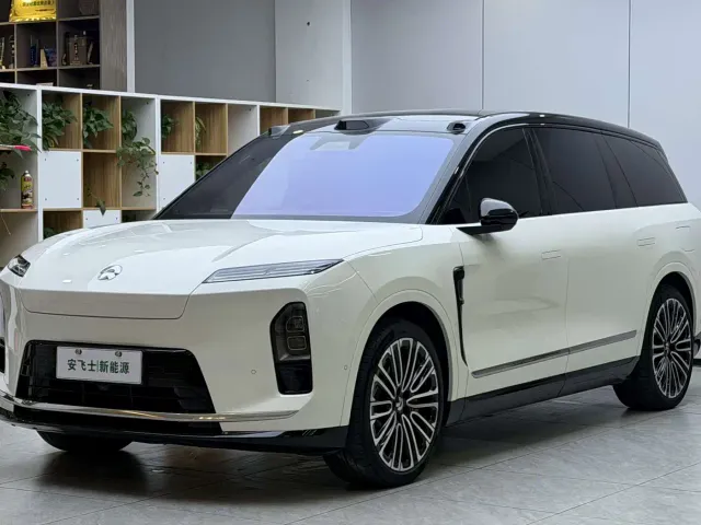 Фотография автомобиля — Nio ES8