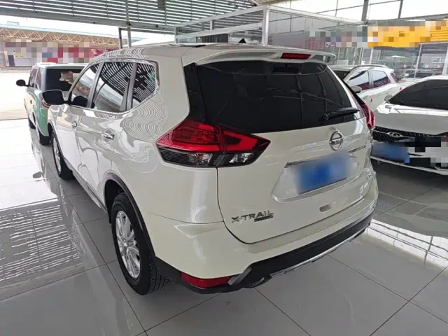 Nissan X-Trail — Фото автомобиля 4