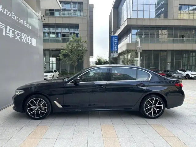 BMW 5 Series — Фото автомобиля 3