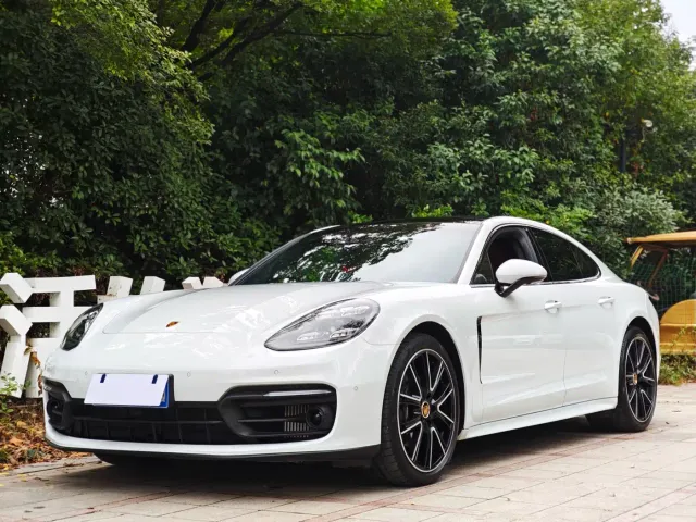 Фотография автомобиля — Porsche Panamera