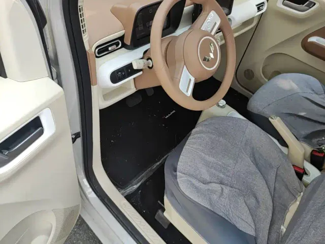 Wuling Hongguang Mini EV — Фото автомобиля 12