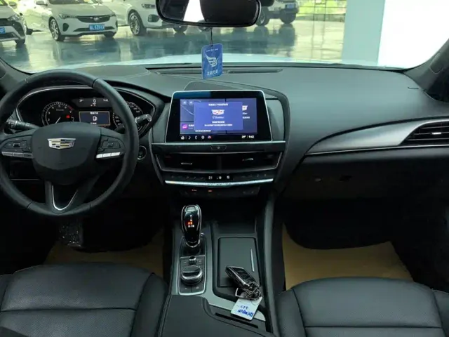 Cadillac CT5 — Фото автомобиля 12