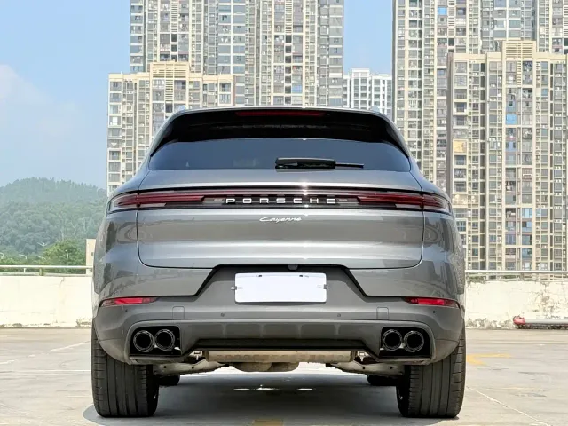 Porsche Cayenne — Фото автомобиля 11