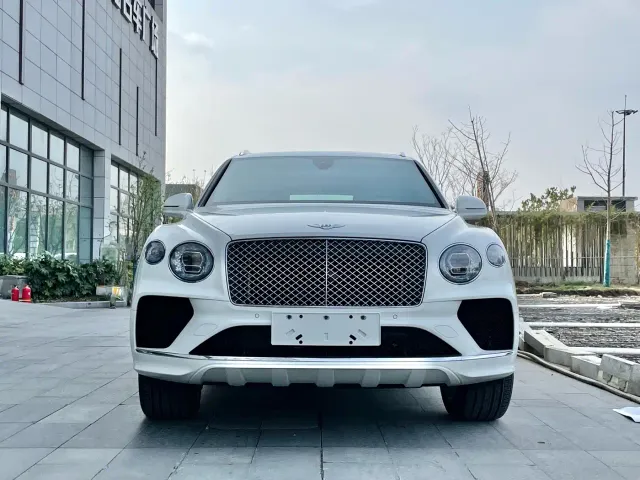 Bentley Bentayga — Фото автомобиля 2