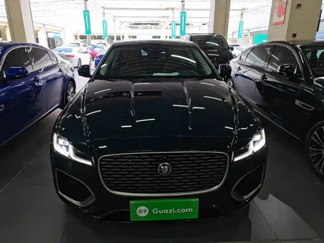 Jaguar XFL — Фото автомобиля 2