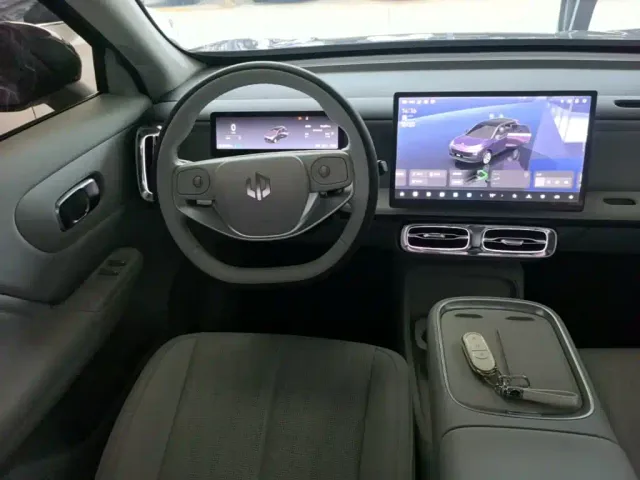 Leapmotor B10 — Фото автомобиля 10