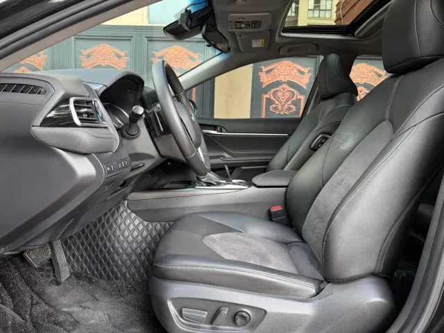 Toyota Camry — Фото автомобиля 4