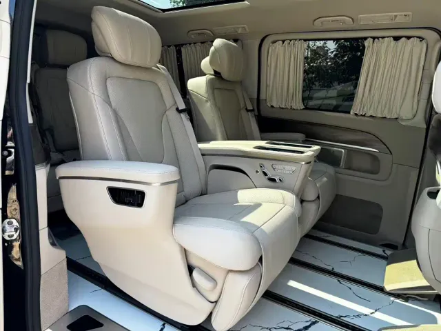 Mercedes-Benz V-Class — Фото автомобиля 11