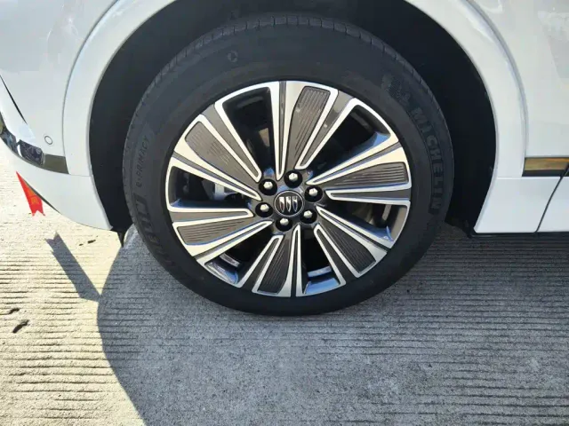 Buick E5 — Фото автомобиля 22