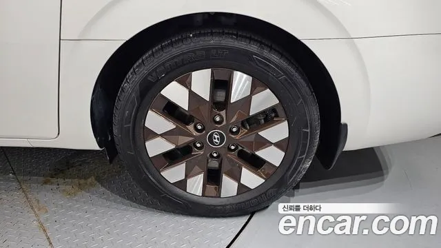 Hyundai Staria Staria 2WD автодом — Фото автомобиля 18