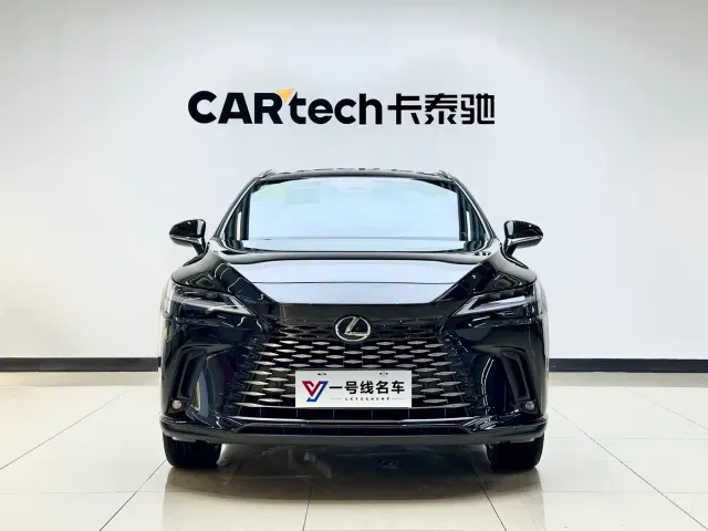 Фотография автомобиля — Lexus RX