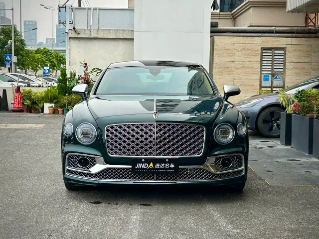 Bentley Flying Spur — Фото автомобиля 2