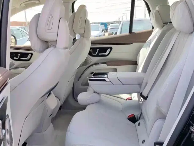 Mercedes-Benz Mercedes-Benz EQS SUV 2025 Model 500 4MATIC — Фото автомобиля 9