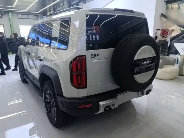 BYD FangChengBao Leopard 5 — Фото автомобиля 4
