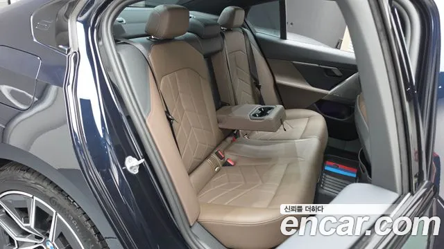 BMW 5-Series — Фото автомобиля 11