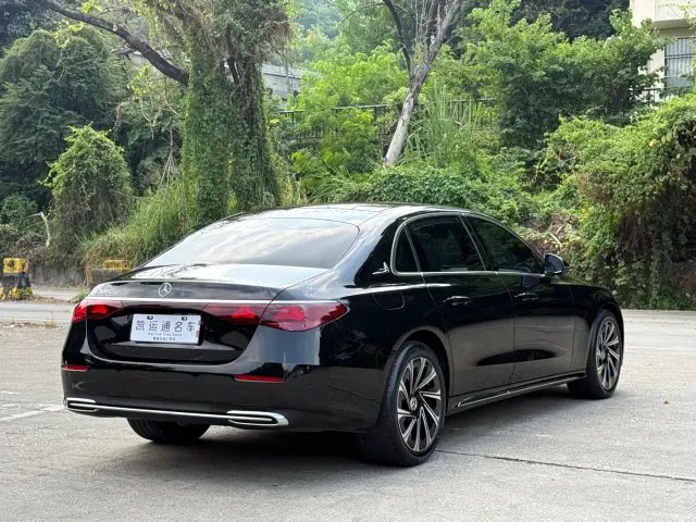Mercedes-Benz E-Class — Фото автомобиля 14