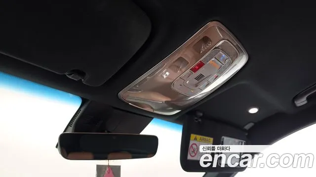 Genesis GV70 — Фото автомобиля 23