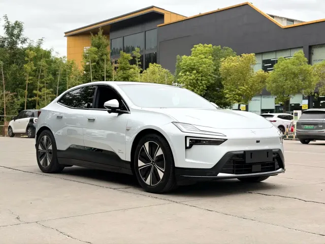 Polestar 4 — Фото автомобиля 3