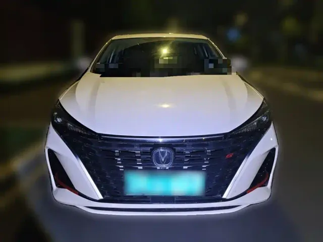 Changan Eado — Фото автомобиля 2
